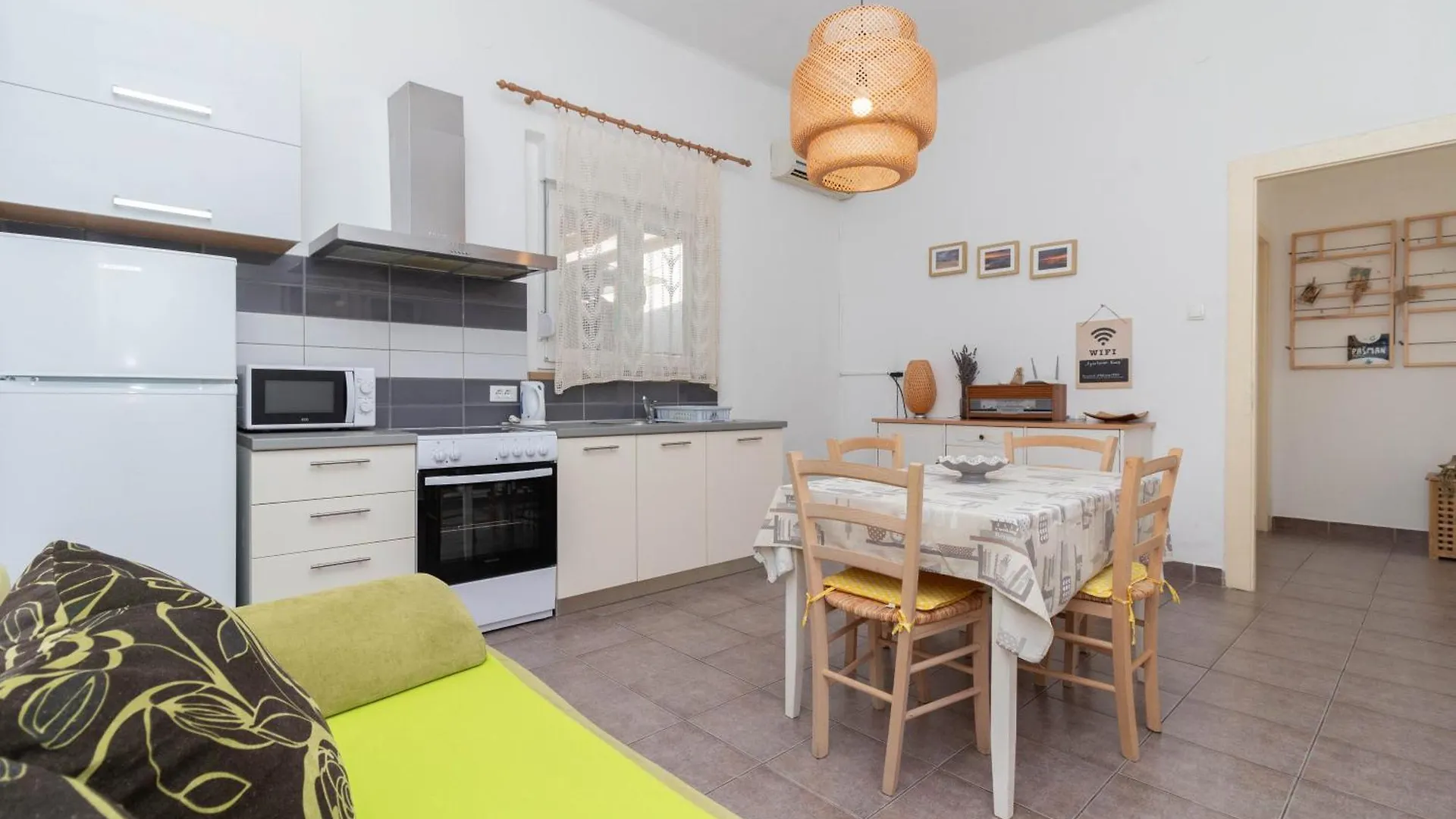 Apartment Apartman Ema Zadar
